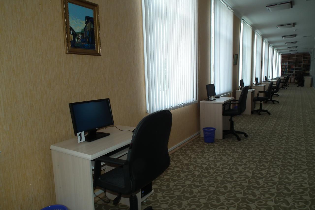 Bahoriston Hotel Guliston Kültér fotó