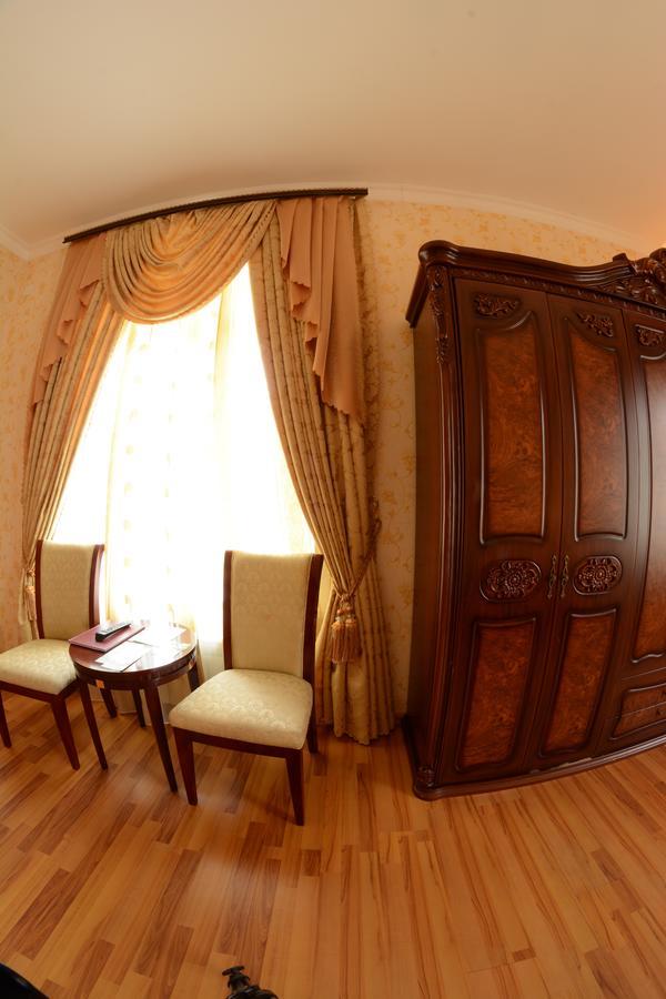 Bahoriston Hotel Guliston Kültér fotó